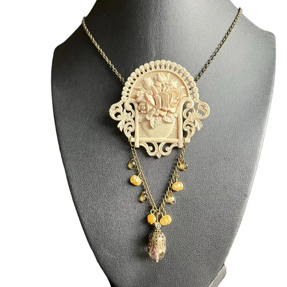 Repurposed Recycled Resin Statement Necklace - Picture 1 of 4